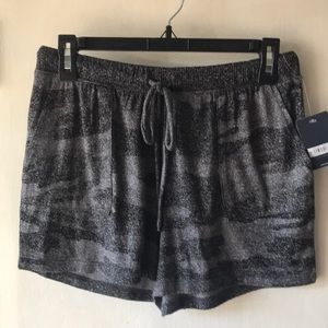 Lucky Brand NWT Black/Gray Camoflauge Small Shorts w/ pockets